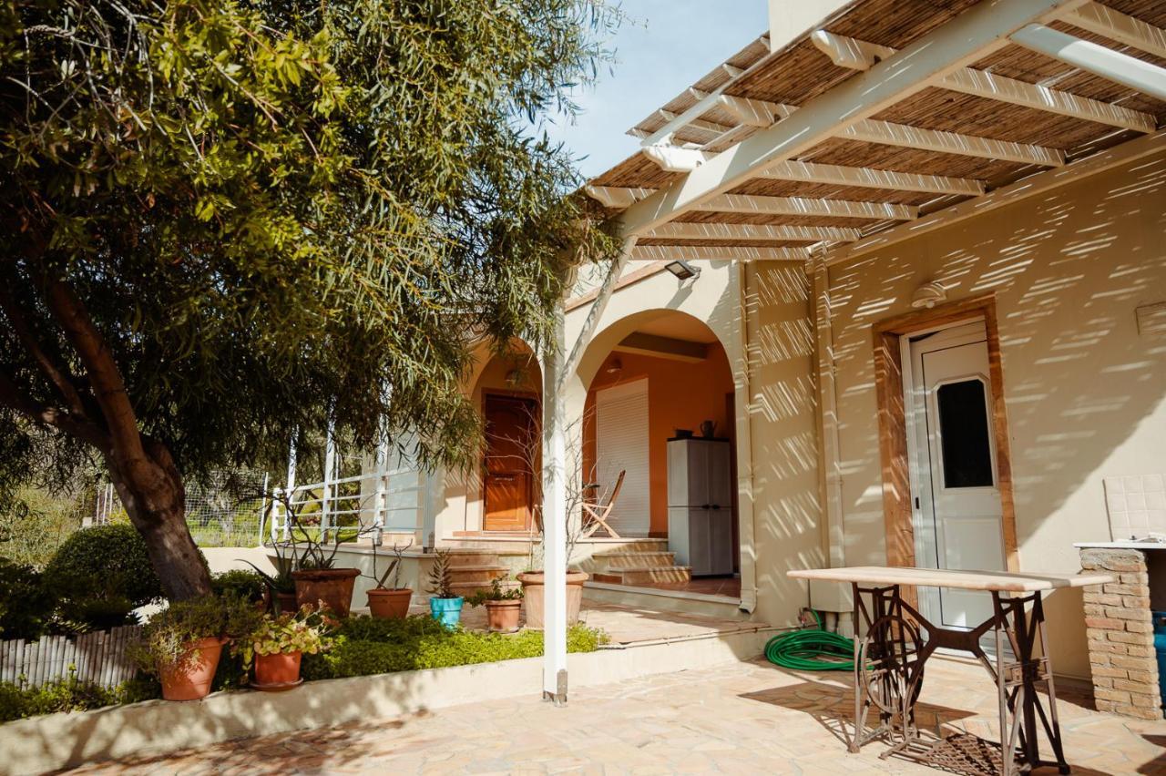 Seafront Apartment Karfas Exterior foto
